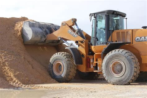 Larger Wheel Loader Keeps Pace with Plant and Haul Trucks at 